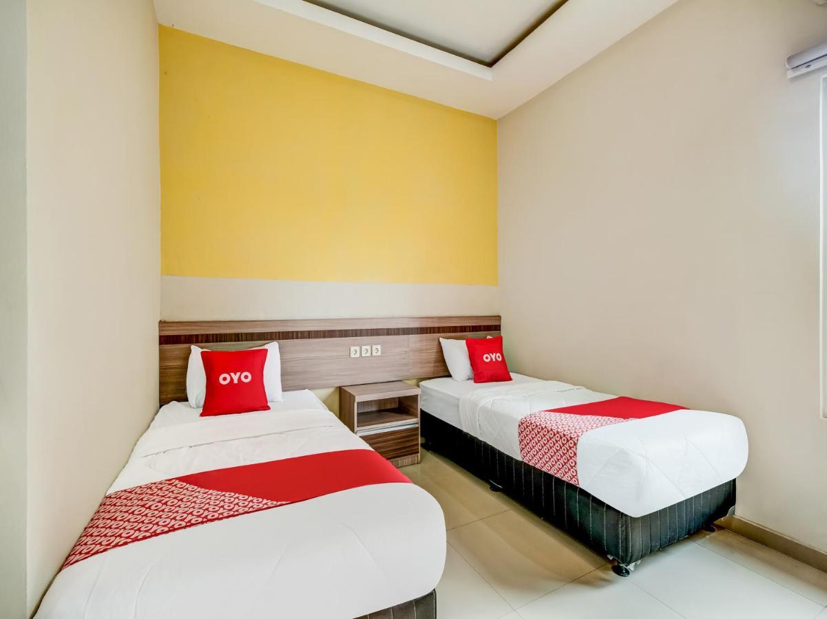 Oyo 90986 Hotel Srikandi Adisucipto Kalasan Εξωτερικό φωτογραφία