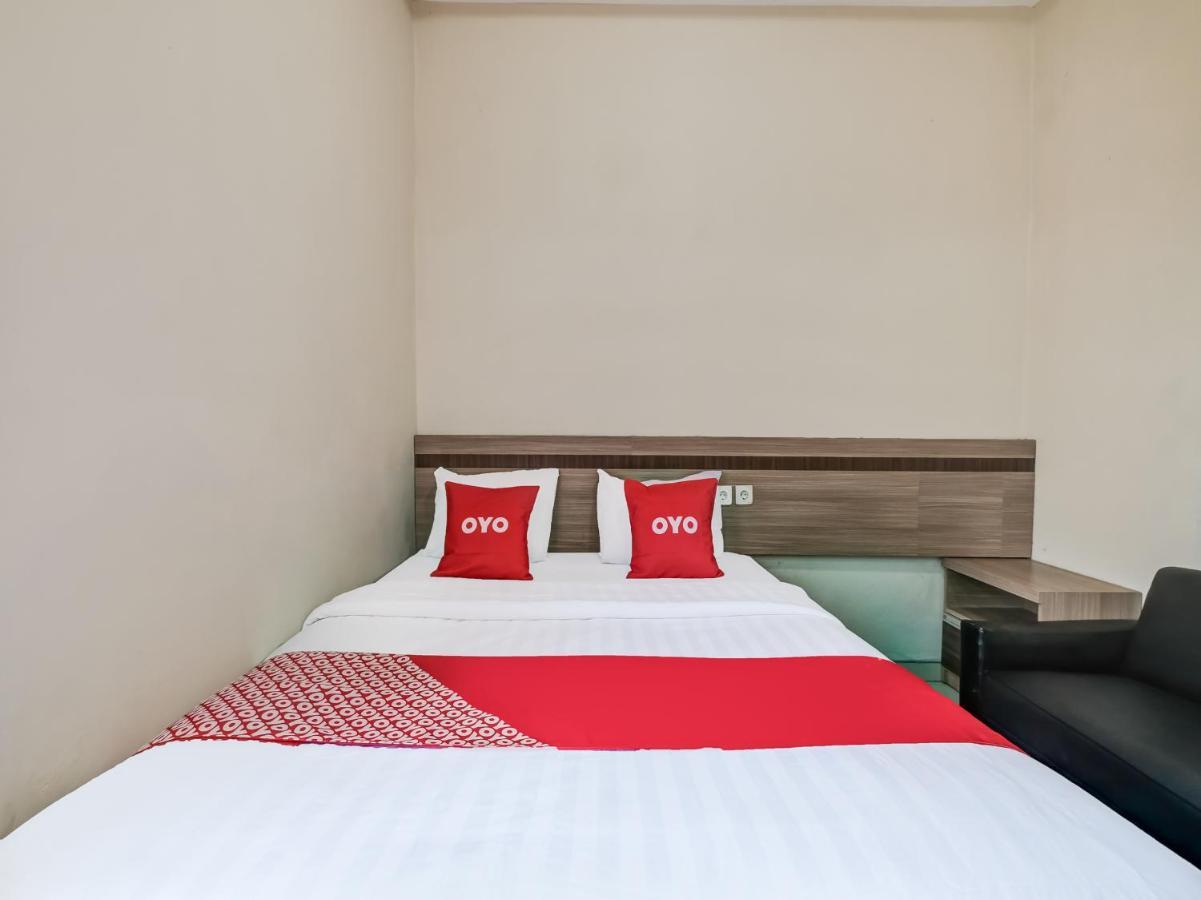 Oyo 90986 Hotel Srikandi Adisucipto Kalasan Εξωτερικό φωτογραφία