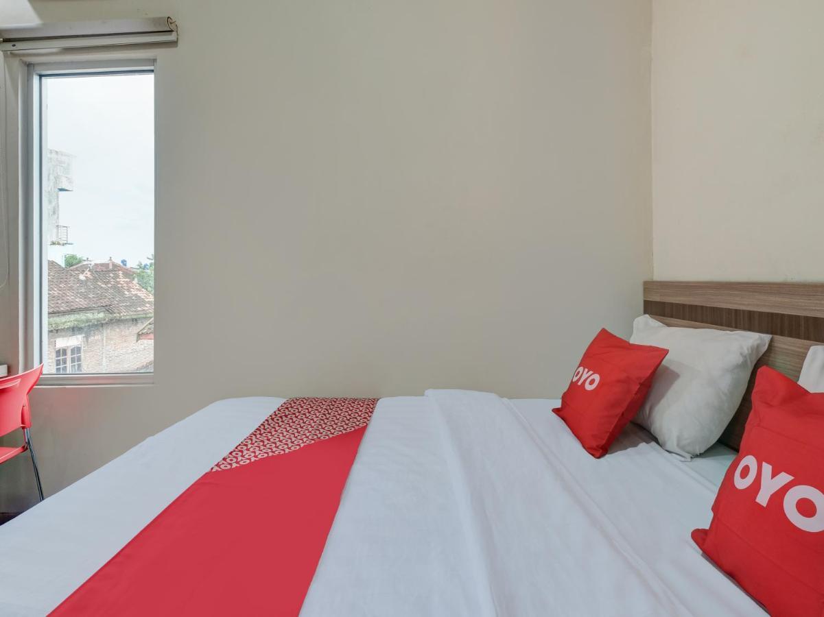 Oyo 90986 Hotel Srikandi Adisucipto Kalasan Εξωτερικό φωτογραφία